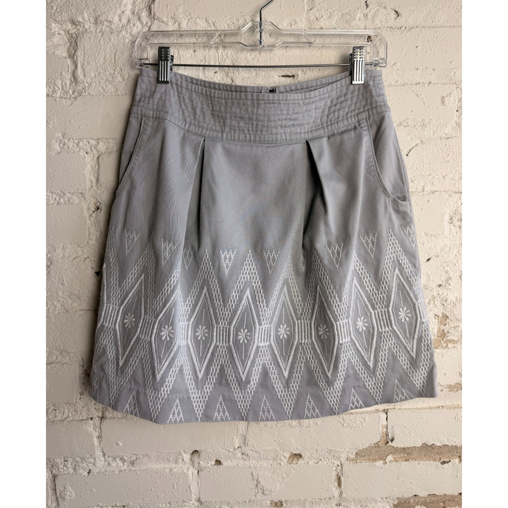 Banana Republic Gray Embroidered Mini Skirt Cotton Lined Pockets Size 4